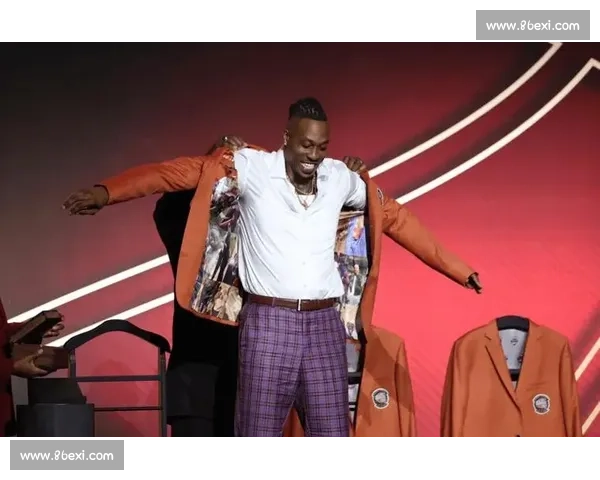 落选 75 大却拥双名人堂!魔兽霍华德:三届 DPOY 的传奇逆袭 落选 75 大却拥双名人堂!魔兽霍华德:三届 DPOY 的传奇逆袭